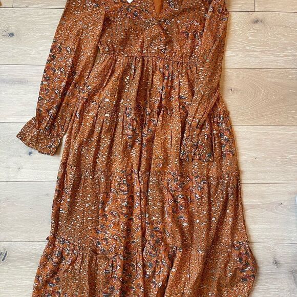 Elan
V Neck Midi Dress - Picture 10 of 12